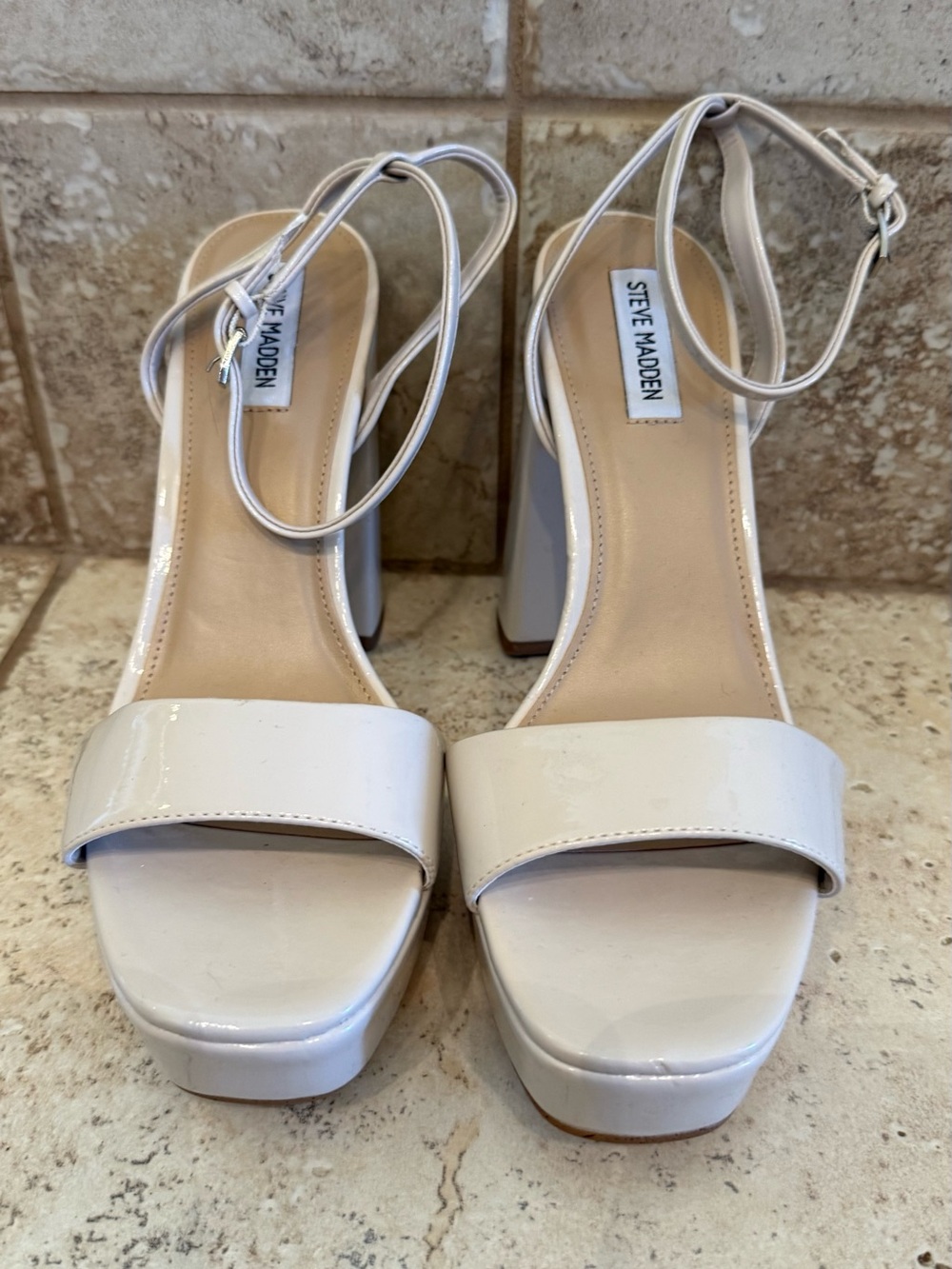 Steve Madden Off White Patent Block Heel Platform Sandals